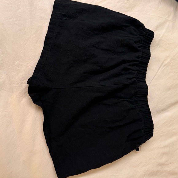 cute lightweight shorts, perfect for summer. - Picture 3 of 3